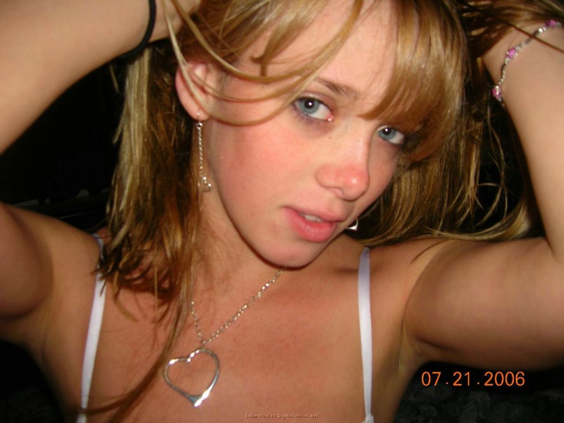 Постельная эротика от 22-летней красивой бэйби - секс порно фото