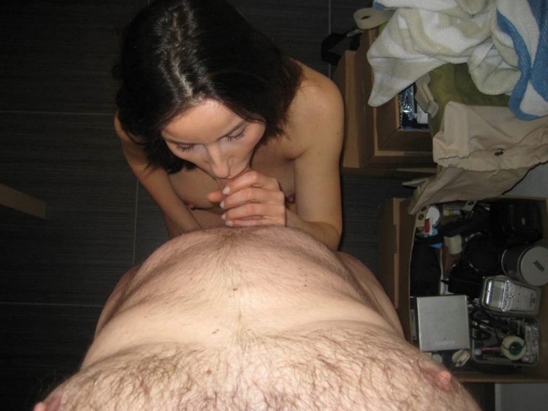 После прогулки девушка придет сосать толстый член - секс порно фото